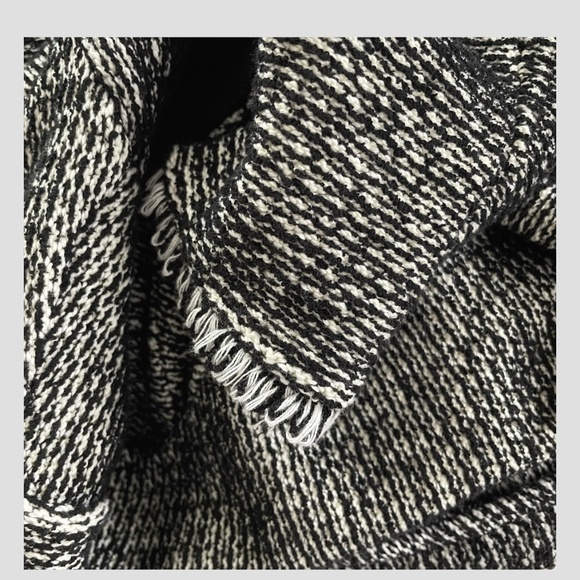 Chicos Blazer Jacket Shacket Long Line Black White Frayed Hem Button Front Sz 0 - Picture 3 of 10